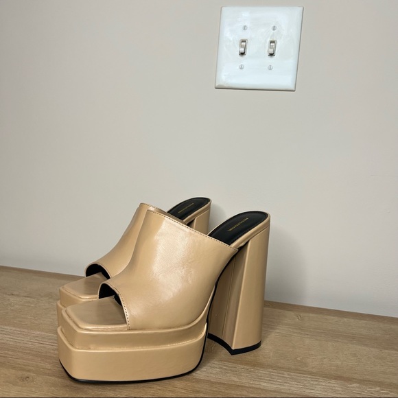 PrettyLittleThing Shoes - PLT CHUNKY Beige Mules